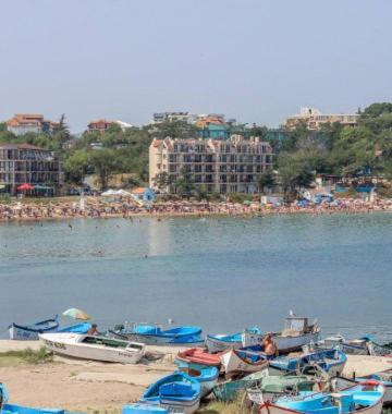 Хотел Андре Hotel Chernomorets Exterior photo