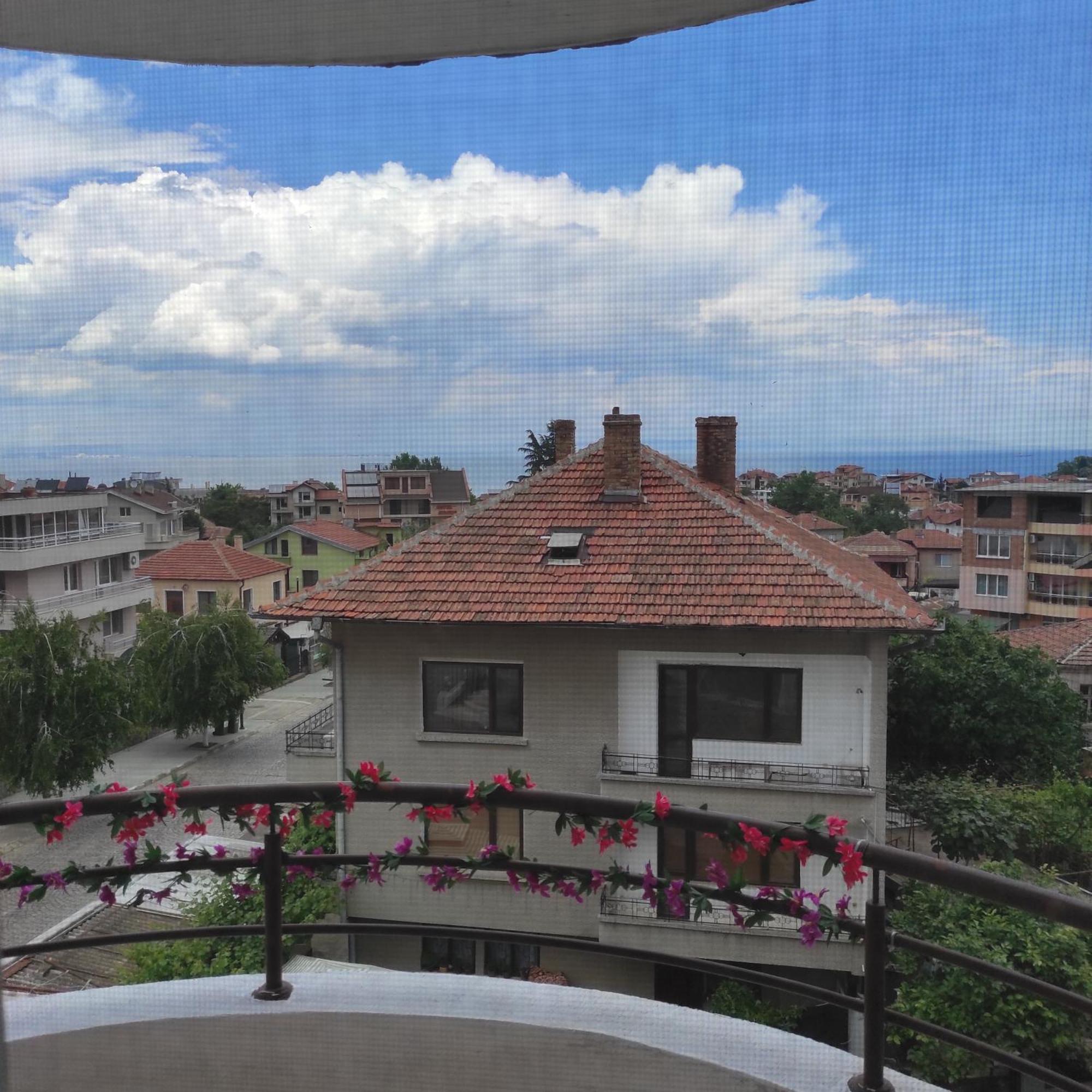Хотел Андре Hotel Chernomorets Exterior photo