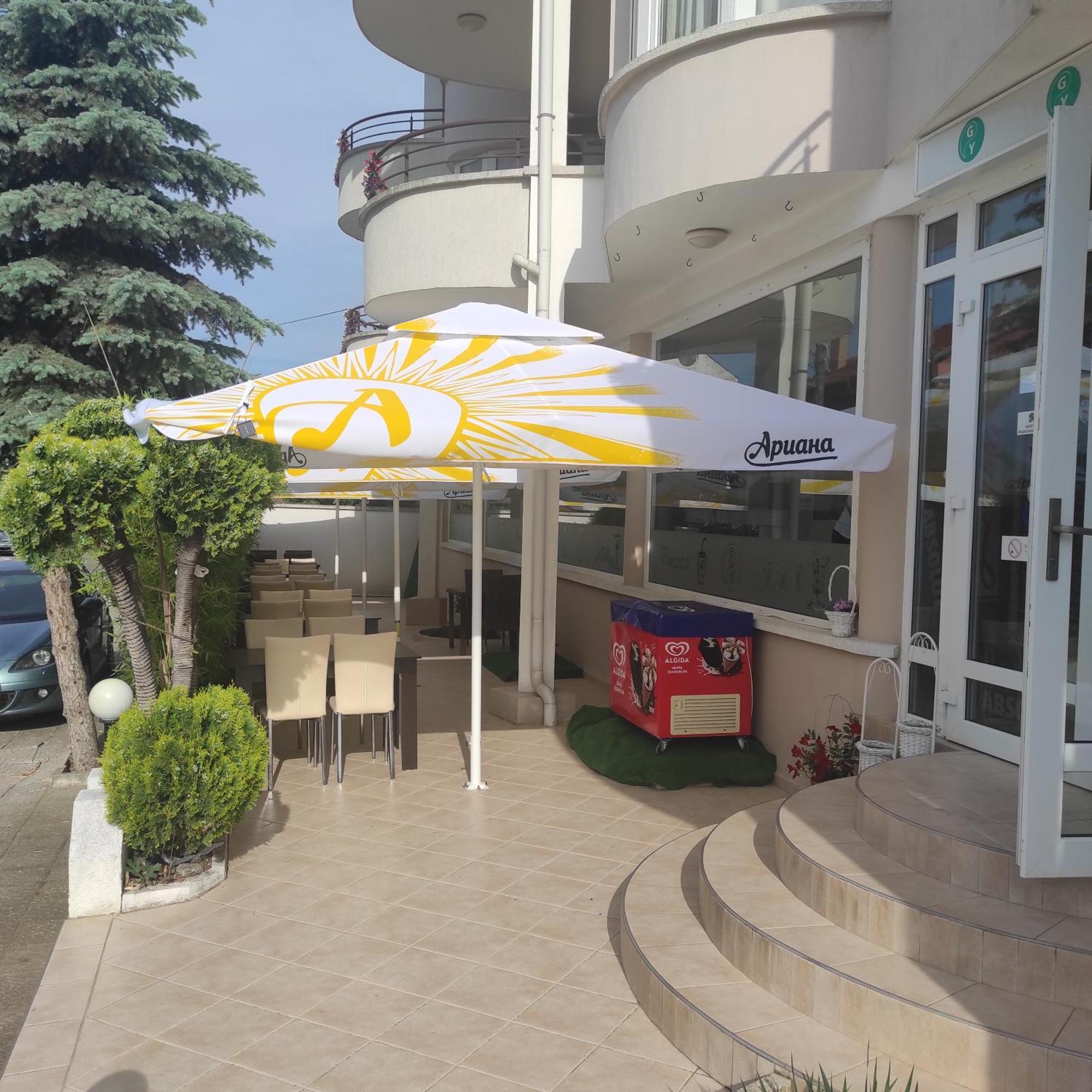 Хотел Андре Hotel Chernomorets Exterior photo